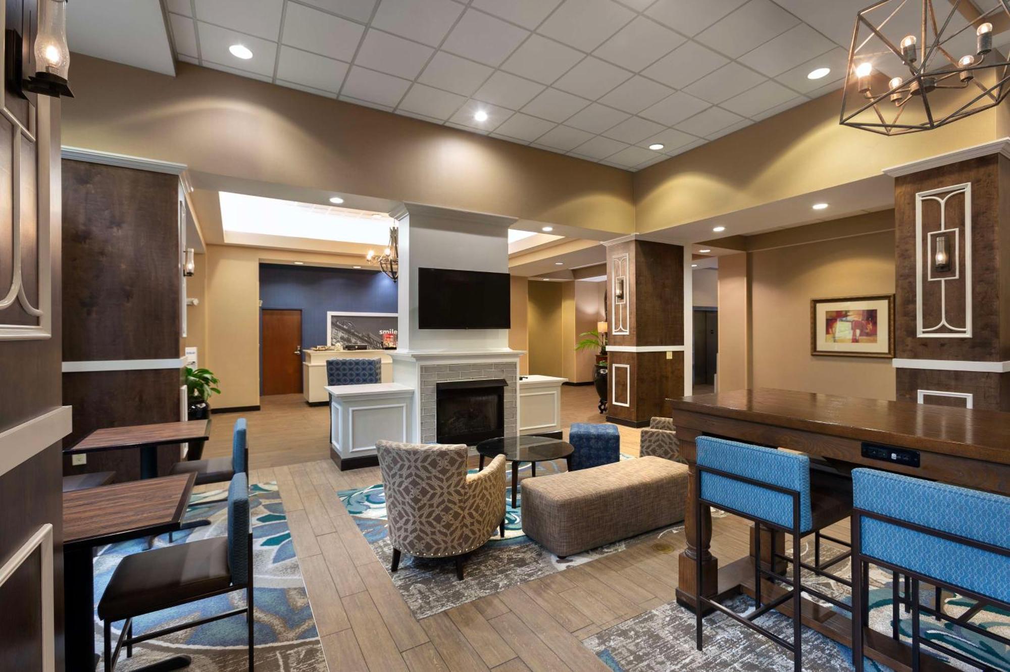 Hampton Inn Belmont At Montcross Extérieur photo