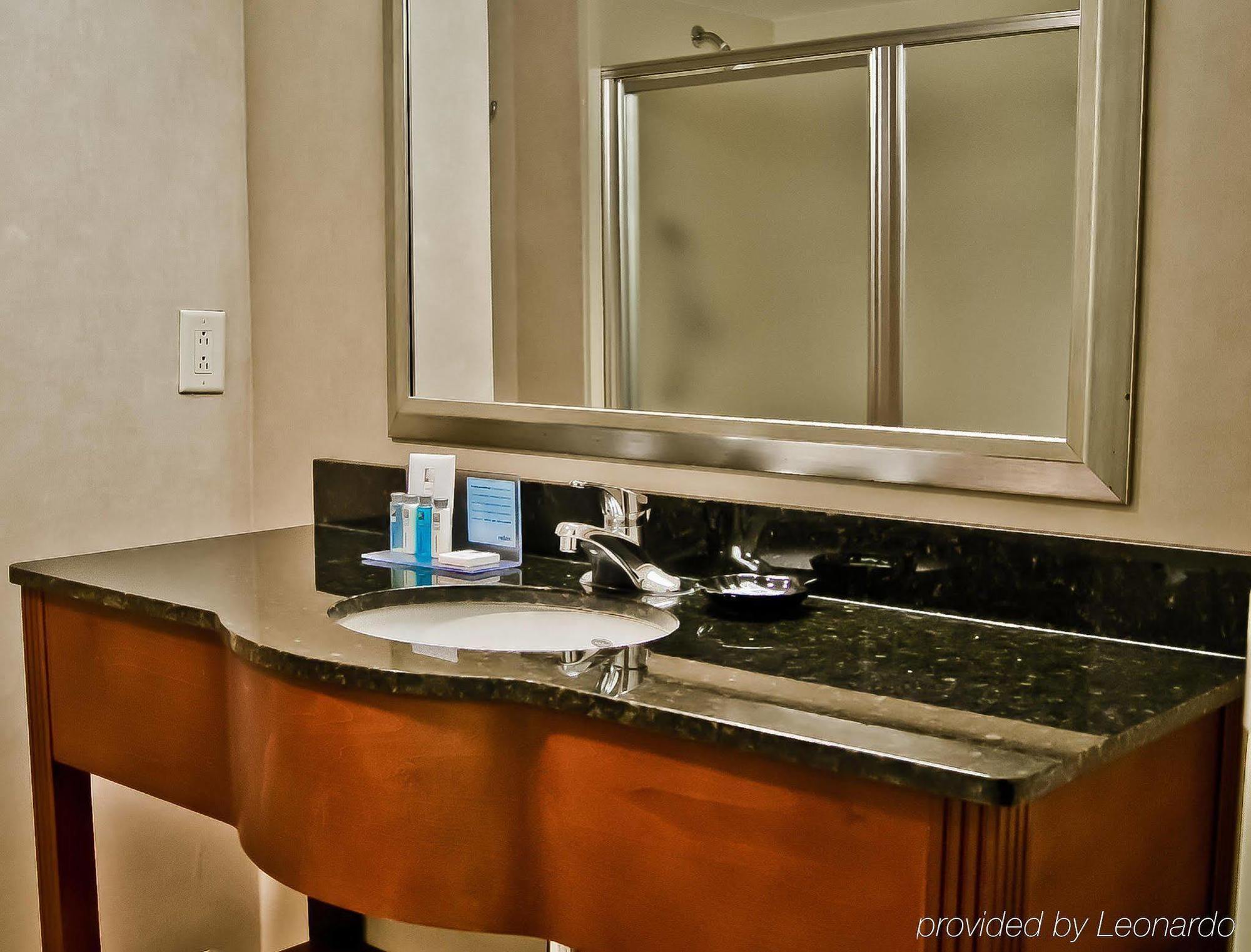 Hampton Inn Belmont At Montcross Extérieur photo